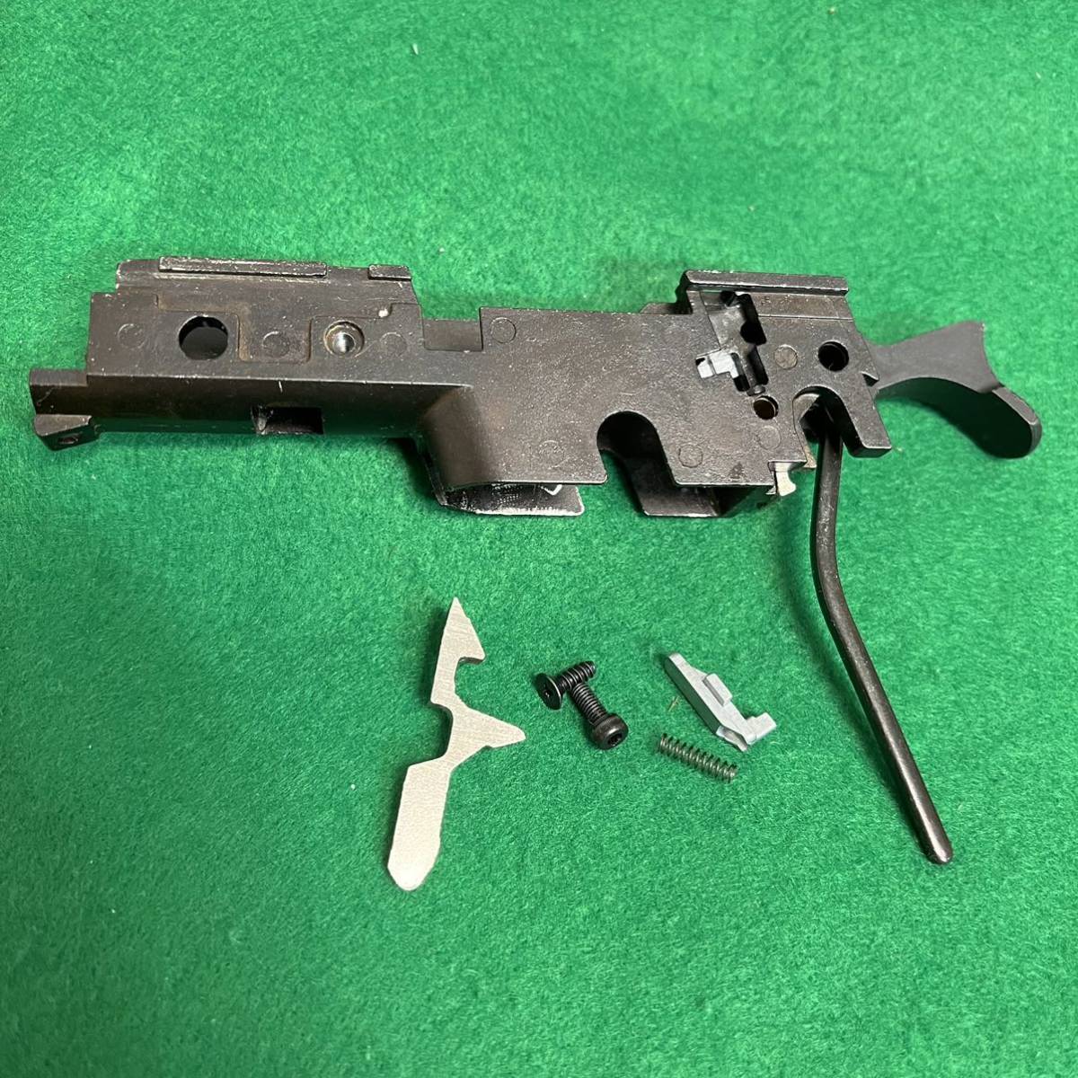 PT240218)マルイ★M1911A1ガバメントGBB用シャーシセット ハンマー シアー ノッカーロック他 中古純正パーツ 必読_画像1