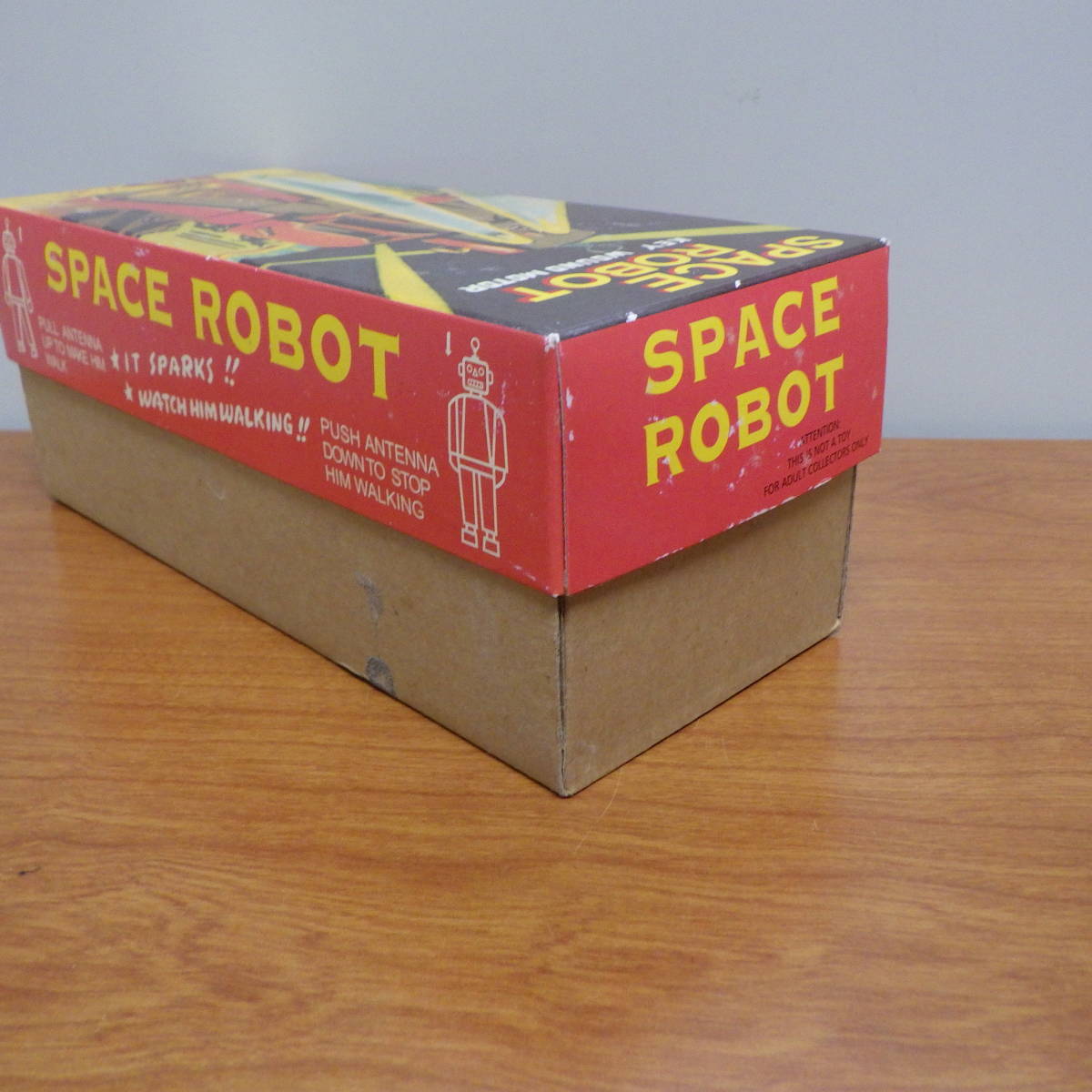 スペースロボット ゴールド 復刻版 ブリキ ゼンマイ式 箱付 SPACE ROBOT_画像6