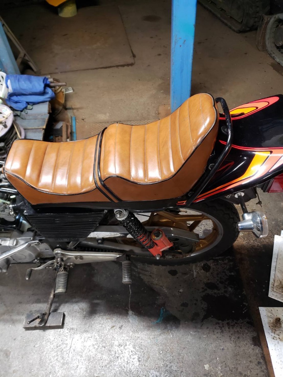 gsx400e ザリ 3段シート - パーツ gsx400e ザリ 3段シート - パーツ