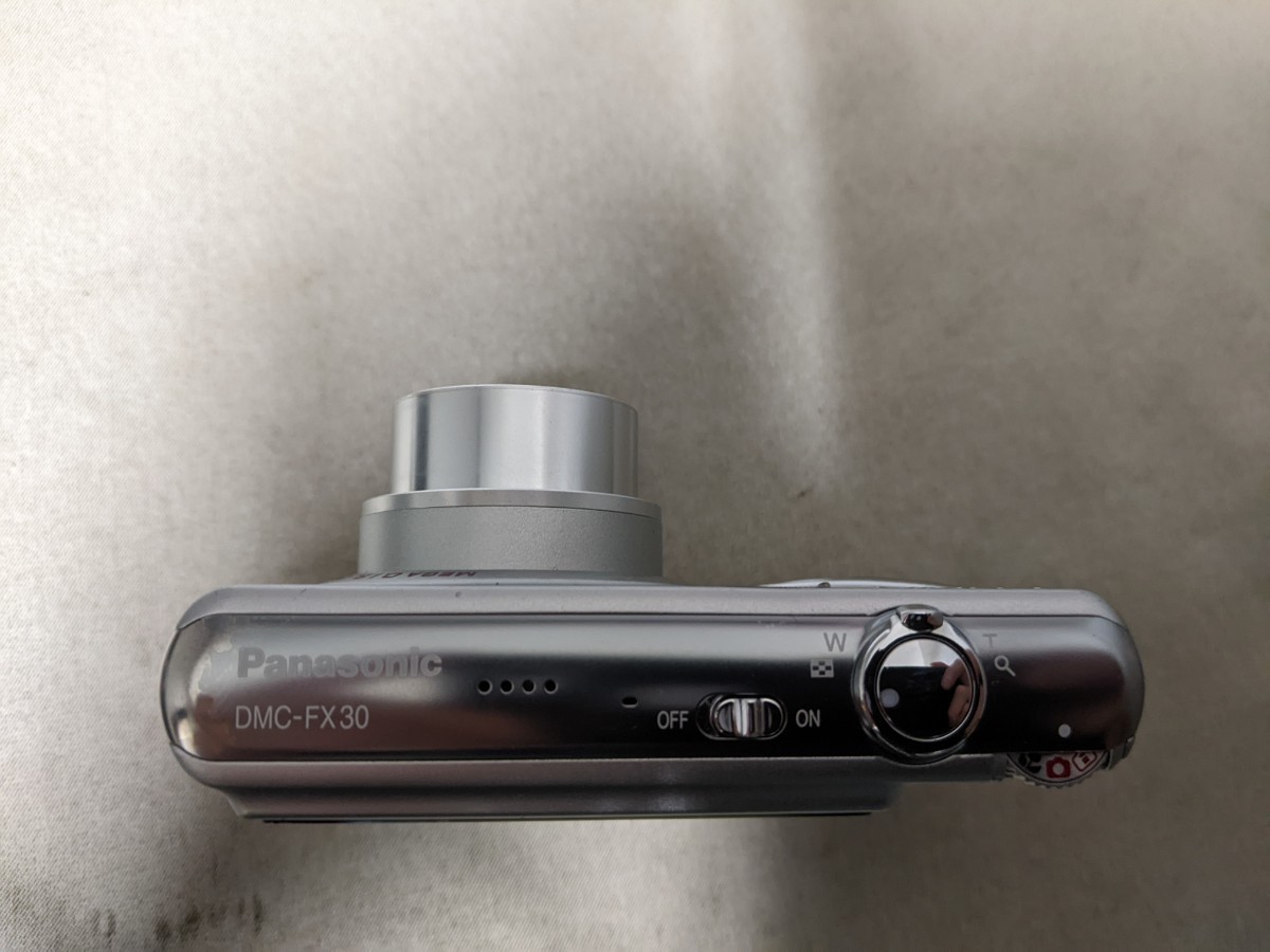 H1867 Panasonic LUMIX DMC-FX30 コンパクトデジタルカメラ 小型デジカメ/パナソニック/ルミックス 簡易動作確認OK 動作品 現状品 送料無料_画像6