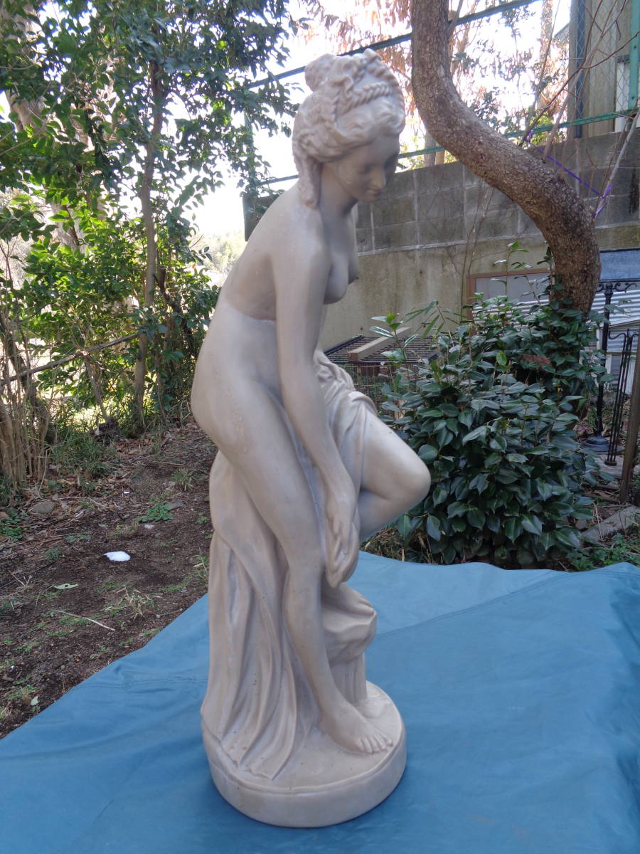 女性像