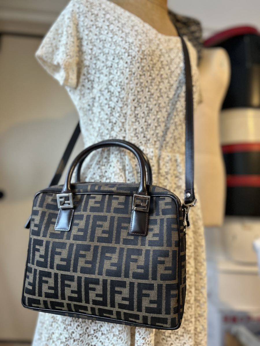 FENDI ズッカ柄2wayバッグ　未使用長期保管品_画像10