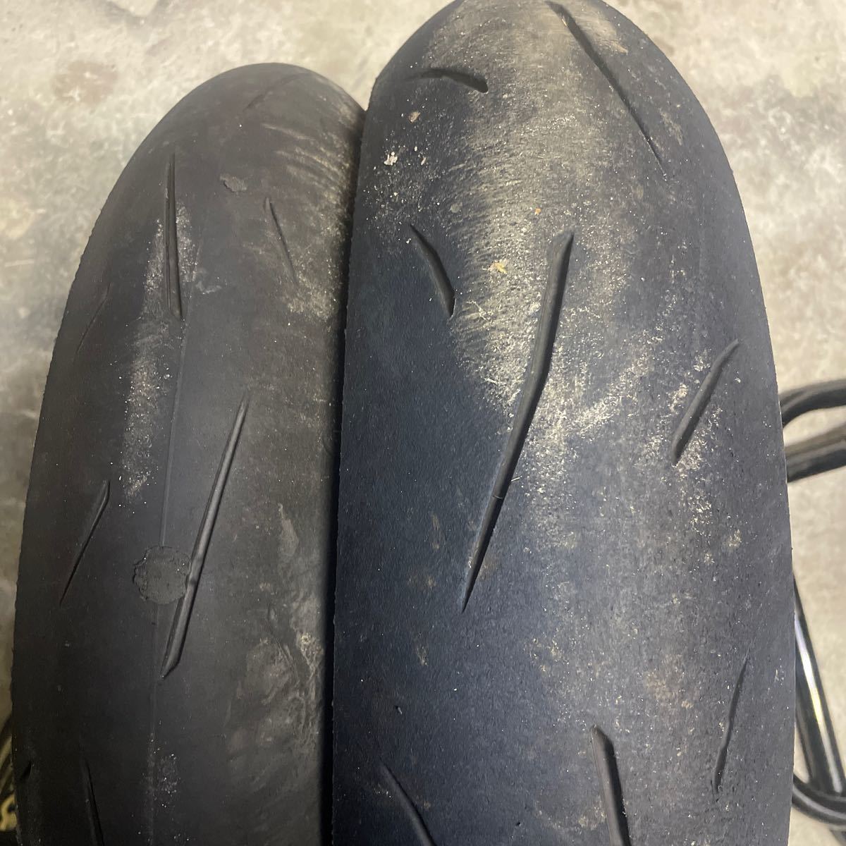 ダンロップ DUNLOP α13SP スポーツマックス 前後セット 中古タイヤ　JP250 110/70 140/70 YZF-R25 CBR250 NINJA250_画像1