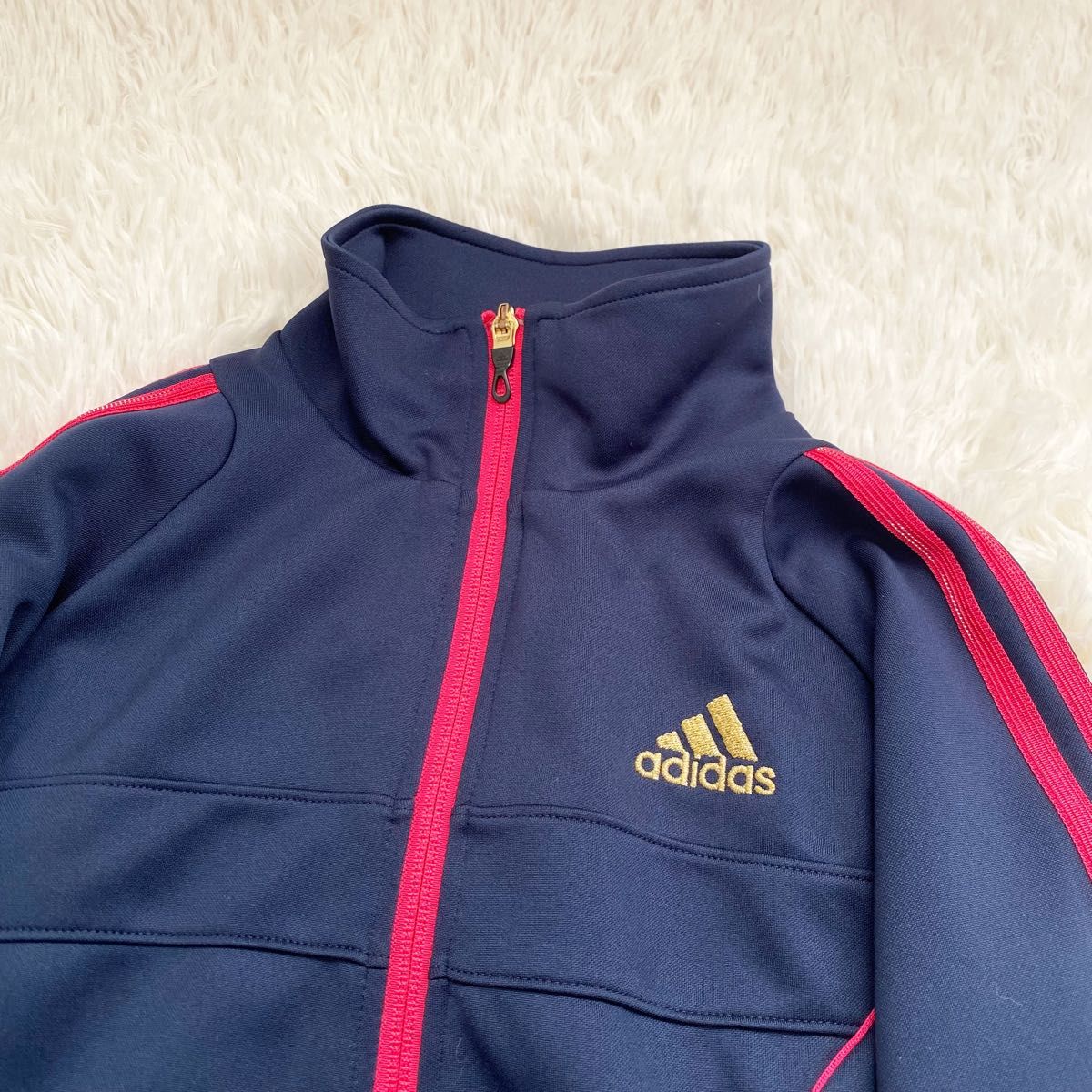 美品】adidas アディダス ストライプジャージ トップス 紺 美品】adidas アディダス ストライプジャージ トップス 紺