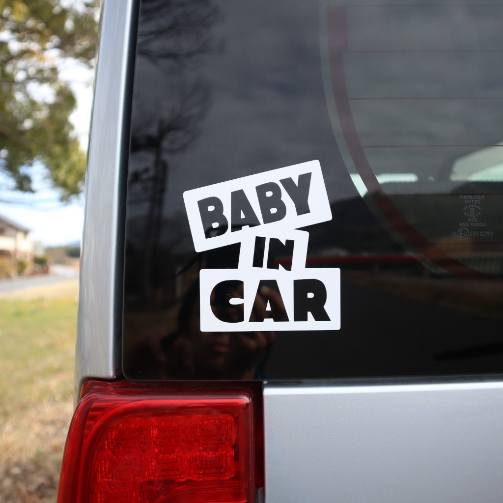 BABY IN CAR カッティングステッカー 子供　ベビーインカー　カスタム ロゴ シール アウトドア　キャンプ パーツ グッズ 車　おしゃれ _画像1