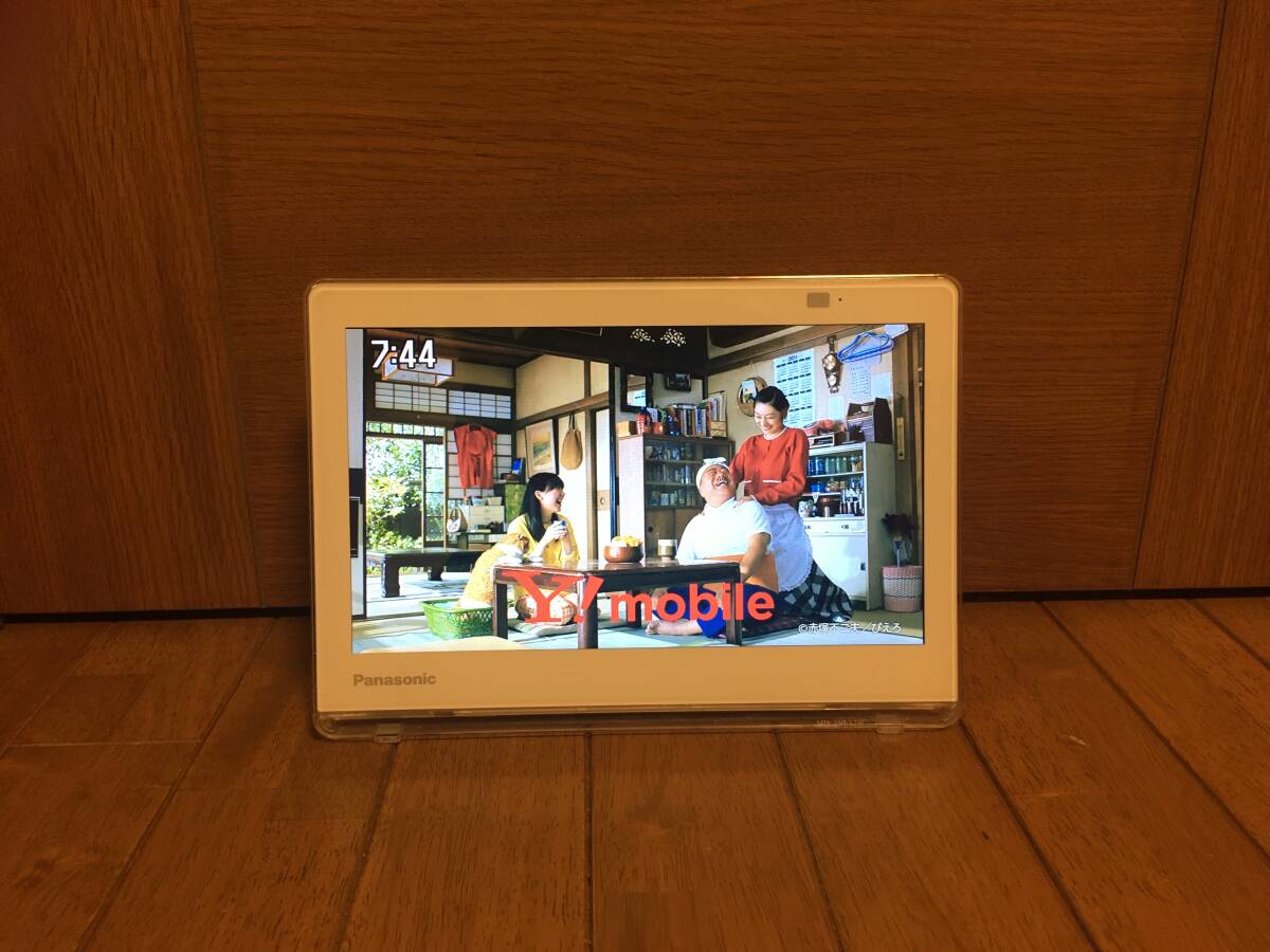 PanasonicパナソニックUN-10E11Dビエラ2022年製ポータブル デジタル テレビ10型チューナー　防水_画像2