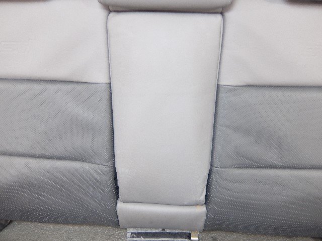 BL9改 レガシィB4 STI　S402専用・ＳＴＩロゴ入り本革リアシート　座面/背面セット_画像4