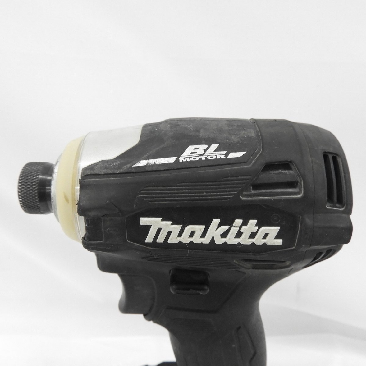 【中古品】makita マキタ 充電式インパクトドライバ TD172DRGXB ブラック 18V 6.0Ah 11501602 0213_画像3