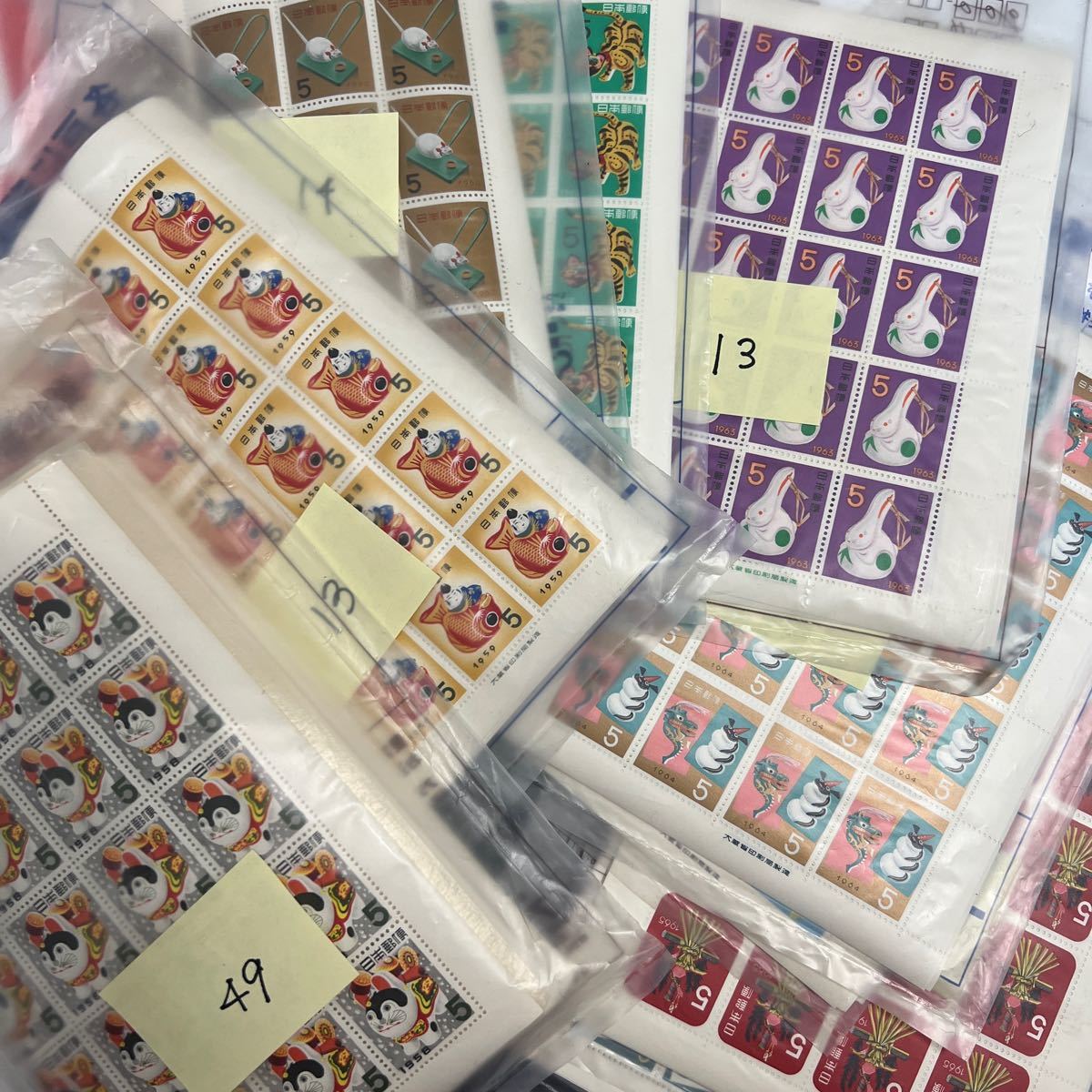 日本切手 年賀シート まとめ 14600円分 管理番号1-46の画像1