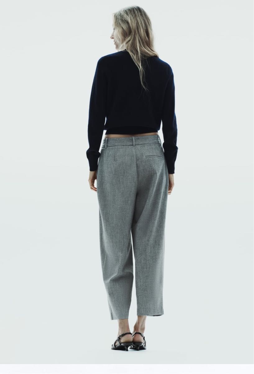 ZARA ダーツディテール キャロットフィット パンツ新品タグ付き ZARA ダーツディテール キャロットフィット パンツ新品タグ付き