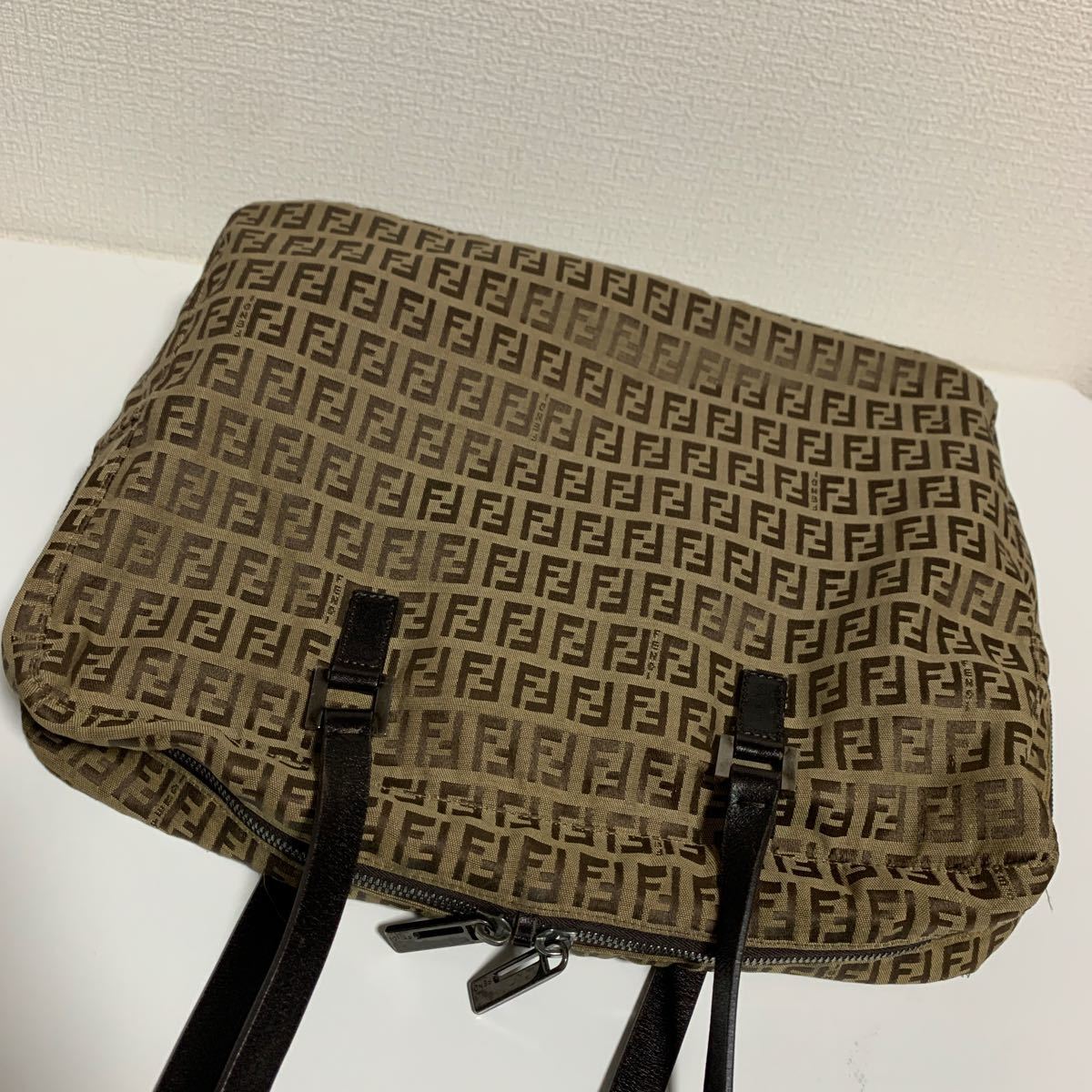 美品　FENDI フェンディ ズッカ ハンドバッグ トートバッグ ブラウン_画像2