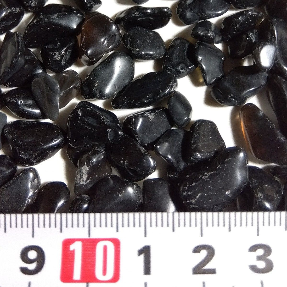 黒水晶　モリオン　さざれ　中粒　2kg　天然石　水晶　さざれ石　細石　チップ　艶があり黒光る