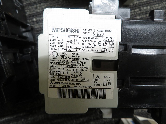 K☆MITSUBISHI S-N20　S-N10　CP30-BA　S-T21　 電磁接触器？？ ◎動作外し/現状品_画像3