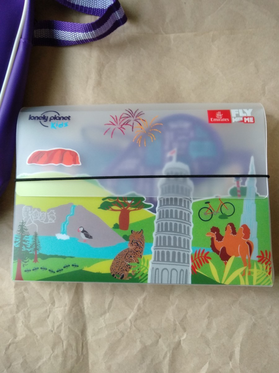 エミレーツ航空キッズアメニティ　Emirates FLY WITH ME lonely planet kids　ショルダーバッグ　ランドマーク