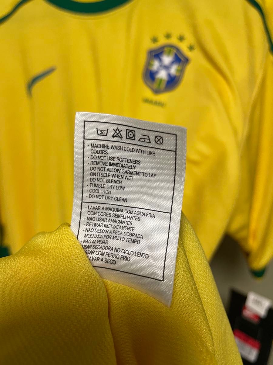 激レア 1998年ブラジル代表ユニフォーム 新品タグ付き ナイキ 激レア 1998年ブラジル代表ユニフォーム 新品タグ付き ナイキ