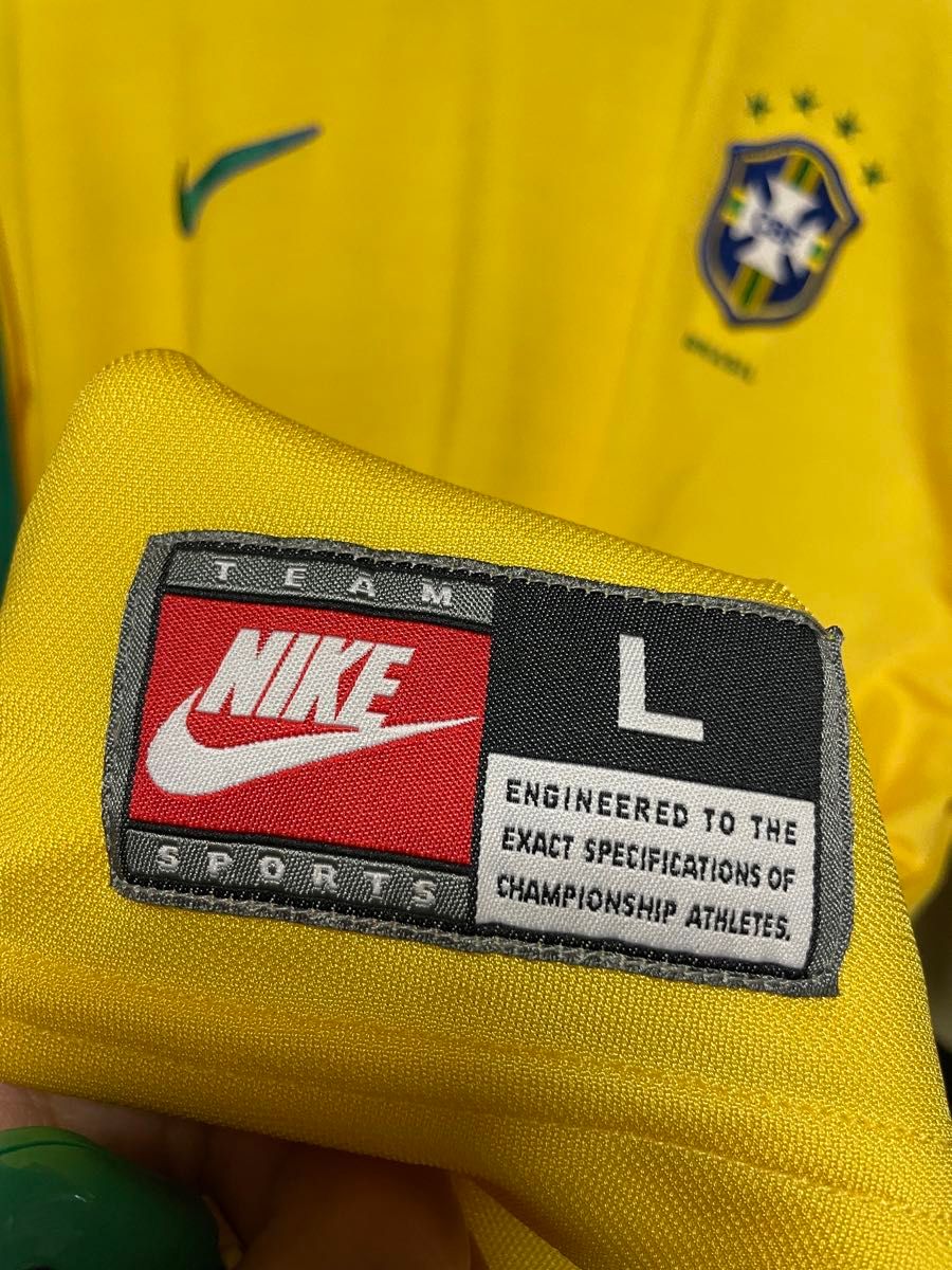 激レア 1998年ブラジル代表ユニフォーム 新品タグ付き ナイキ 激レア 1998年ブラジル代表ユニフォーム 新品タグ付き ナイキ