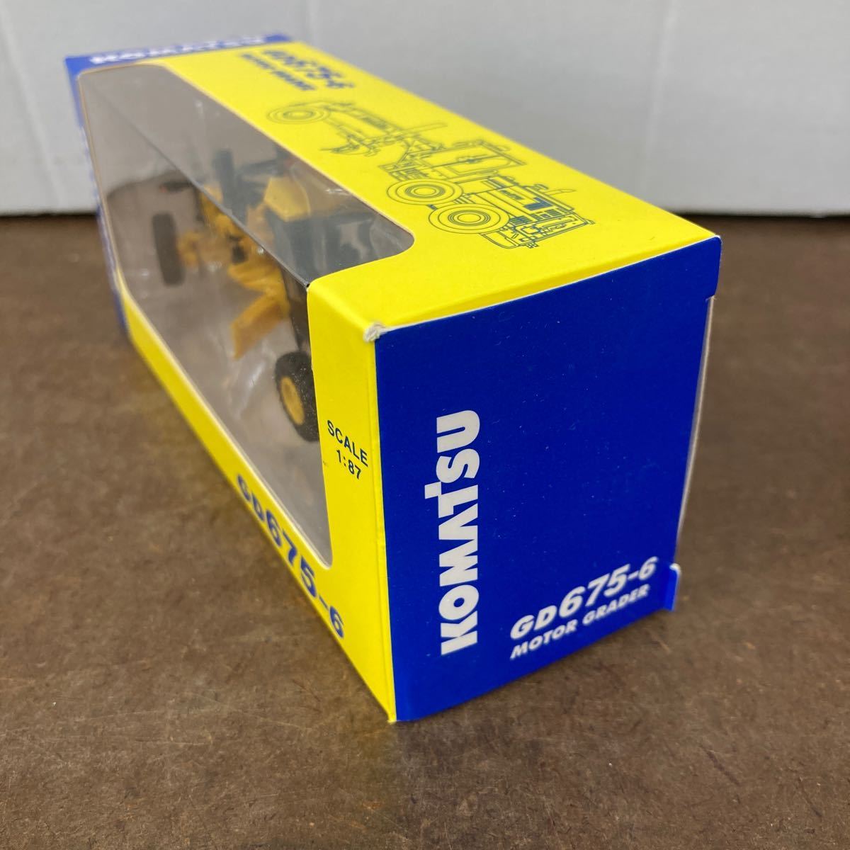 RK935)コマツ オリジナルミニチュア モーターグレーダー GD675-6 1:87 KOMATSU 1/87 スケール 非売品 ミニカー 株主優待 _画像5