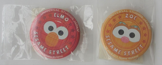 送無 セサミストリート 缶バッジ 2種セット エルモ ゾーイ/USJ Sesame Street ELMO ZOE/ユニバーサル・スタジオ・ジャパンの画像1
