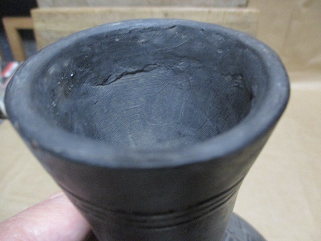  China black . earthenware length . "hu" pot box attaching Q54-3