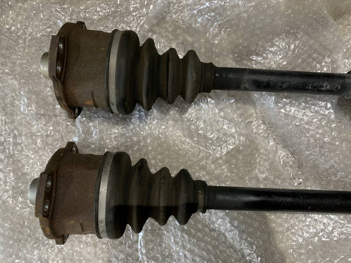 [2402024] Nissan C34 C35 Laurel ER34 Skyline S14 S15 Silvia original 6 hole drive shaft left right set 