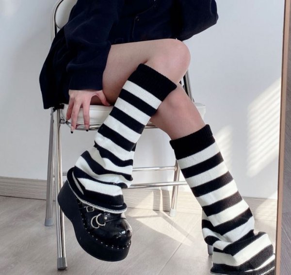  white black border volume leg warmers Roo z socks y2k knitted girl uniform ground . gothic JK Korea kpop Roo z socks 