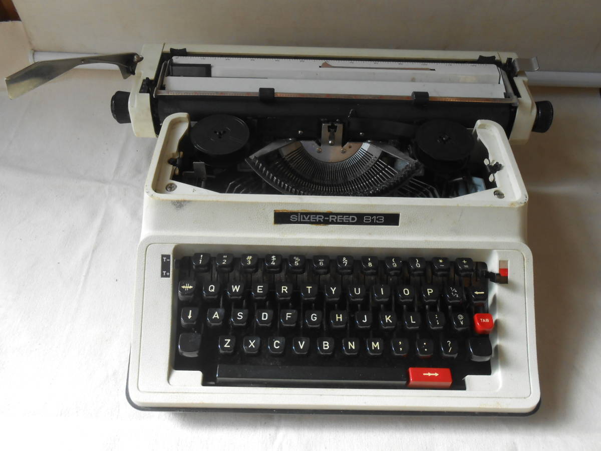 * silver Lead typewriter 813