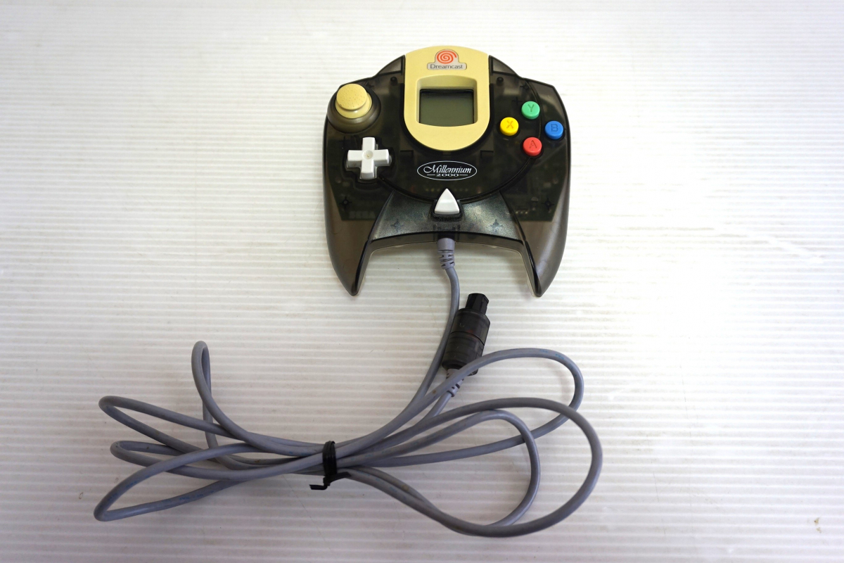 SEGA Dreamcast/セガ ドリームキャスト ミレニアム2000 コントローラー/ぷるぷるパック/ビジュアルメモリ HKT-7700/HKT-8600/HKT-7000 _画像1