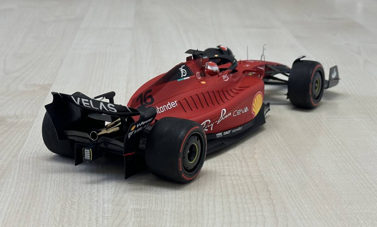 1円スタート 新品同様 1/18 BBR FERRARI フェラーリ F1-75 2022 F1 バーレーンGP シャルル ルクレール #16 PBBR221816 ミニチャンプス_画像6