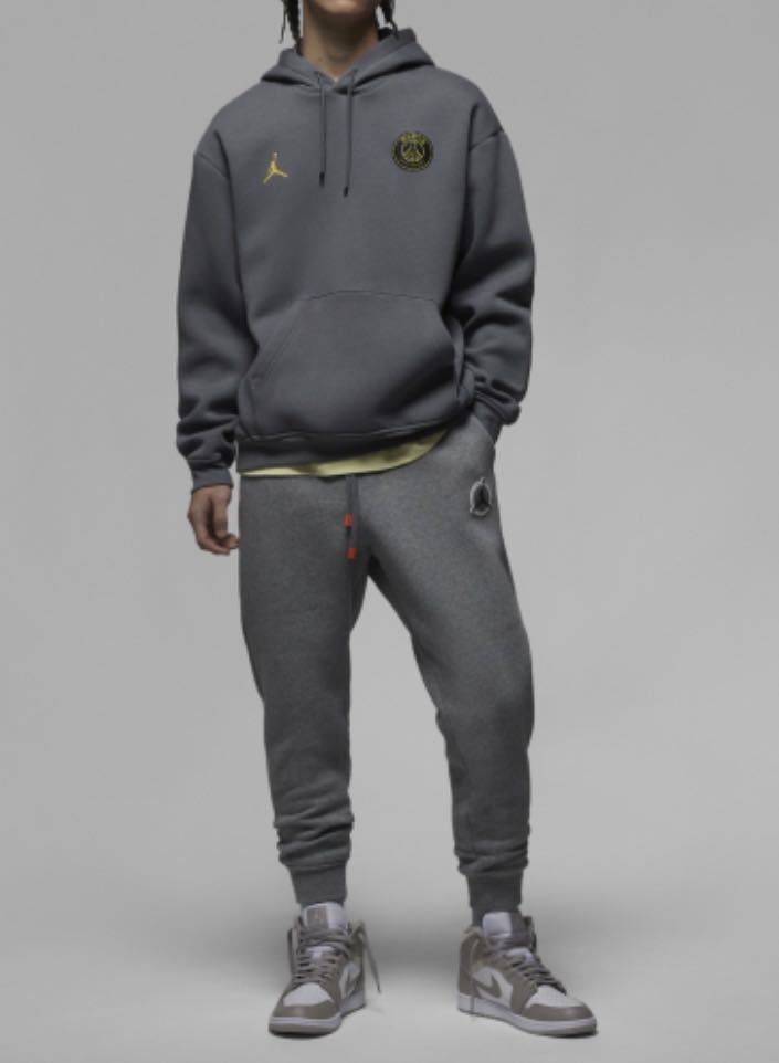 海外限定カラー ナイキ PSG x Jordan 22FWモデル プルオーバー 海外限定カラー ナイキ PSG x Jordan 22FWモデル プルオーバー