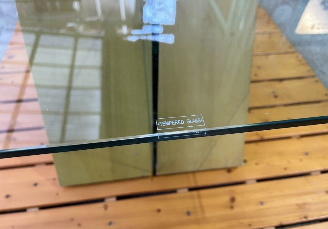 TEMPERED GLASS ガラステーブル　120x70x38.5cm　枚方市まで引取希望_画像3