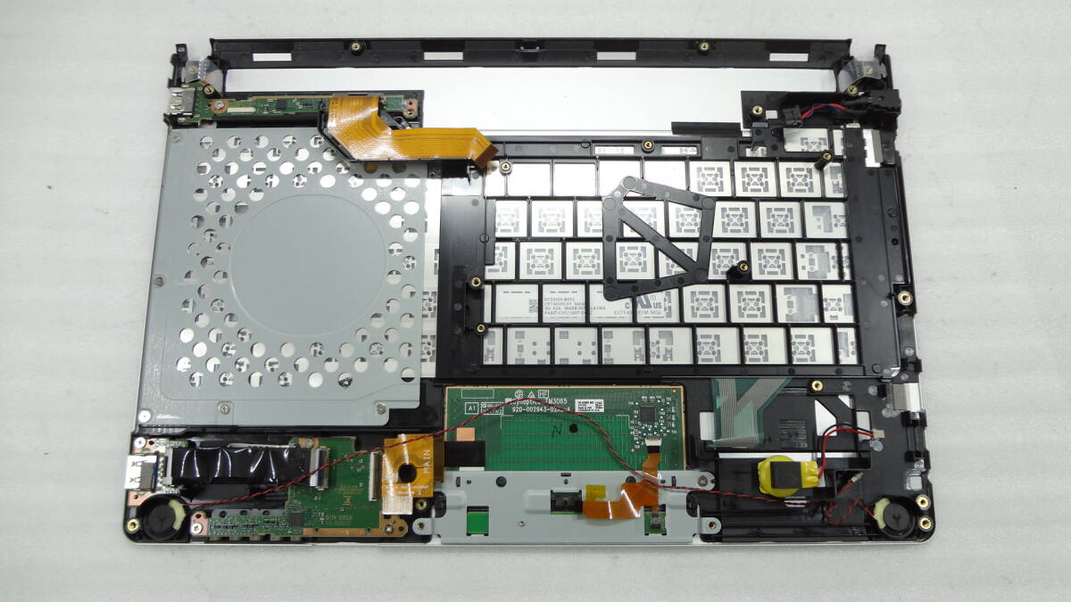 純正日本語パームレストキーボード 富士通 FMV LIFEBOOK SHシリーズ WS1/B3 など用 CP746585-01 中古動作品 (w445)_画像2