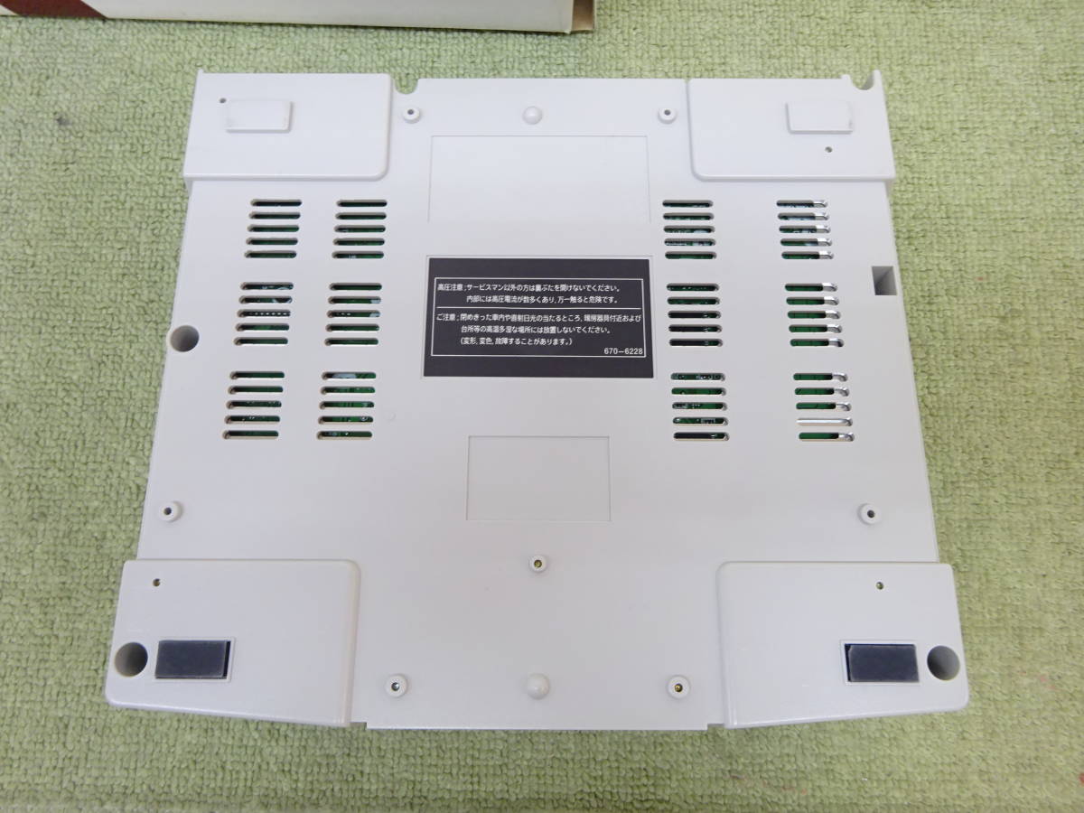 073-Y20) 中古品 セガサターン 本体 ホワイト HST-0019 箱 取扱説明書 あり 通電OK Sega Saturn _画像7