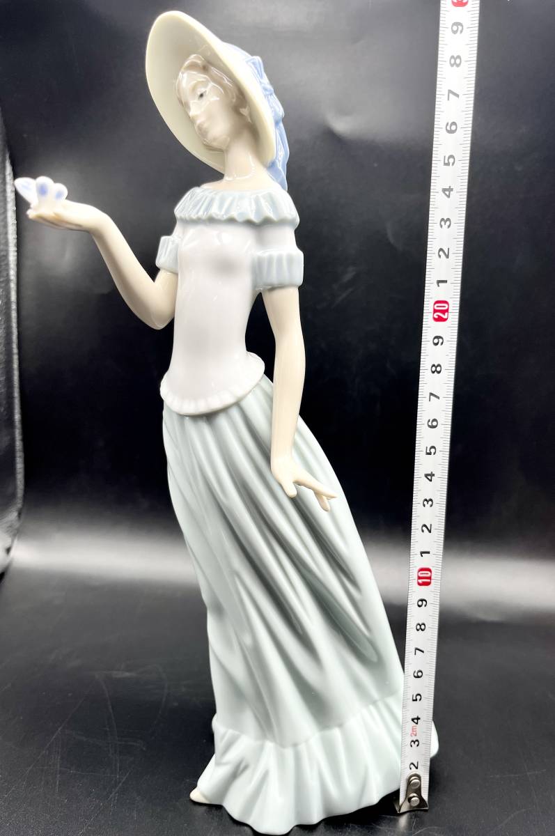 蘇や(HY543)　リヤドロ人形　NAO　蝶と戯れて　置物　オブジェ　THE BUTTERFLY`S DANCE　箱付　中古品　120サイズ　_画像5