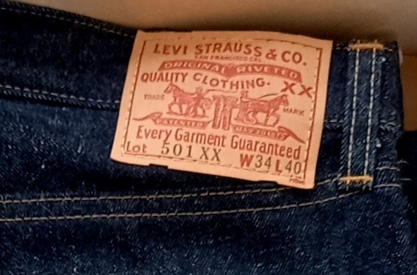  super valuable USA made boxed 501XX W34 L40 britain character tag Levi\'s tag 555 baren sia factory production dead stock booklet equipping Vintage Levi's 