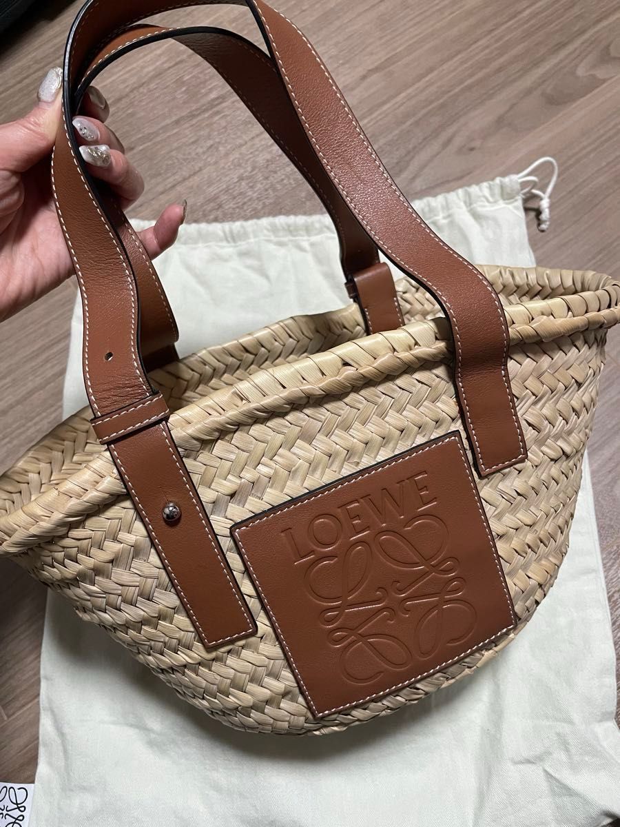 値下げ不可　美品　正規品　ロエベ  バスケットバッグ　スモール　ナチュラルタン　LOEWE ロエベかごバッグ かごバッグ 