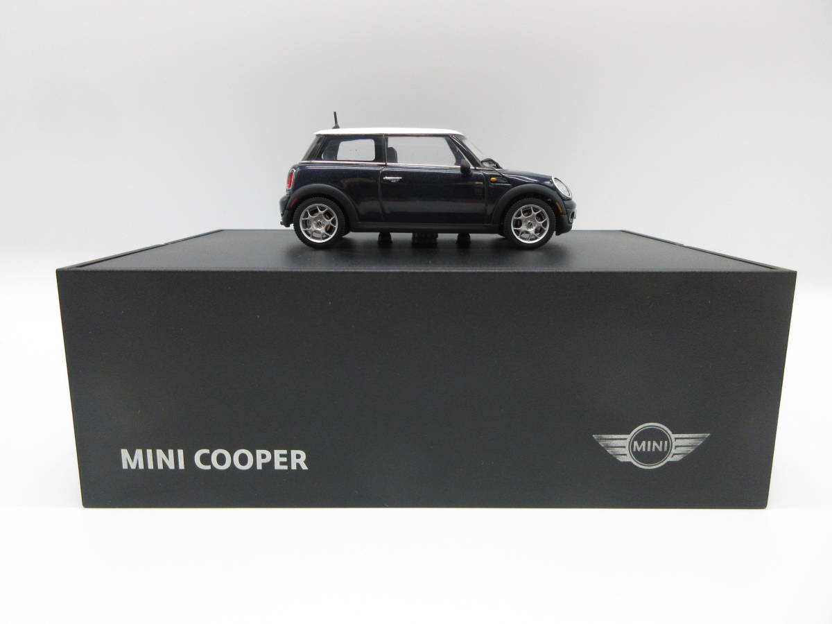 1/43 BMW MINI ミニクーパー　ディーラー特注 ミニカー　ネイビー系×ホワイト