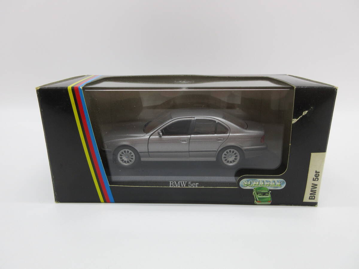 1/43 BMW 4代目5シリーズ E39　セダン　ミニカー　シルバー