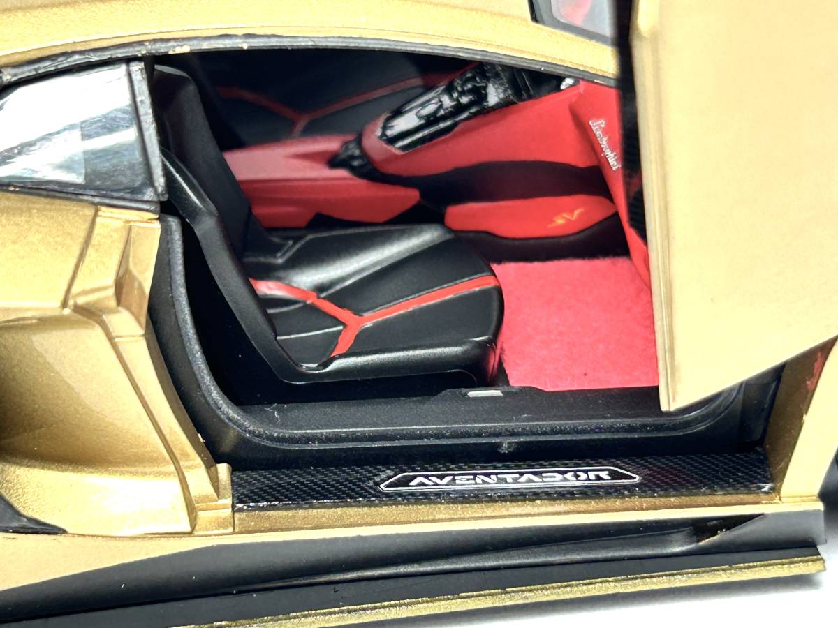 1/24アオシマ…ランボルギーニアヴェンタドールSV【ゴールド 1/24アオシマ…ランボルギーニアヴェンタドールSV【ゴールド