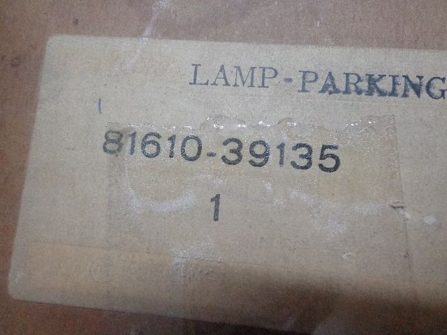 5 generation Crown for original new goods right side corner lamp product number 81610-39135