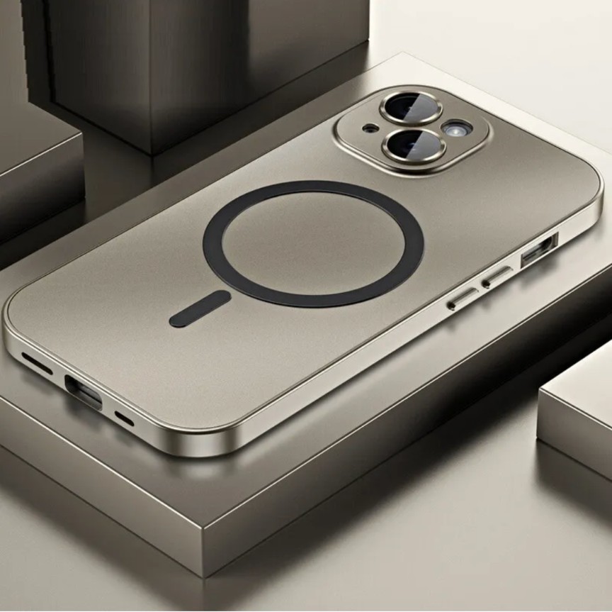 iPhone13Pro用　耐衝撃アルミニウム　ハードメタル磁気カバー　チタニウムゴールド　MagSafe対応_画像1