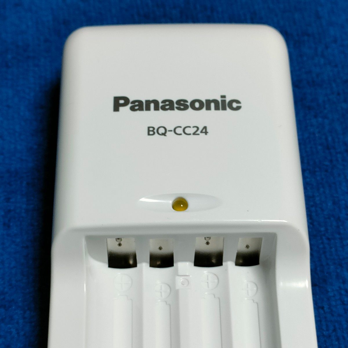 Panasonic  ニッケル水素電池用  充電器　・　Panasonic　充電式EVOLTA 　単3形  HHR-3MRS