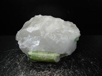 グリーントルマリン付き水晶原石 １，６００ｇ、クリスタルクォーツ、水晶、トルマリン、天然石、パワーストーン、クリスタル、白水晶原石の画像5