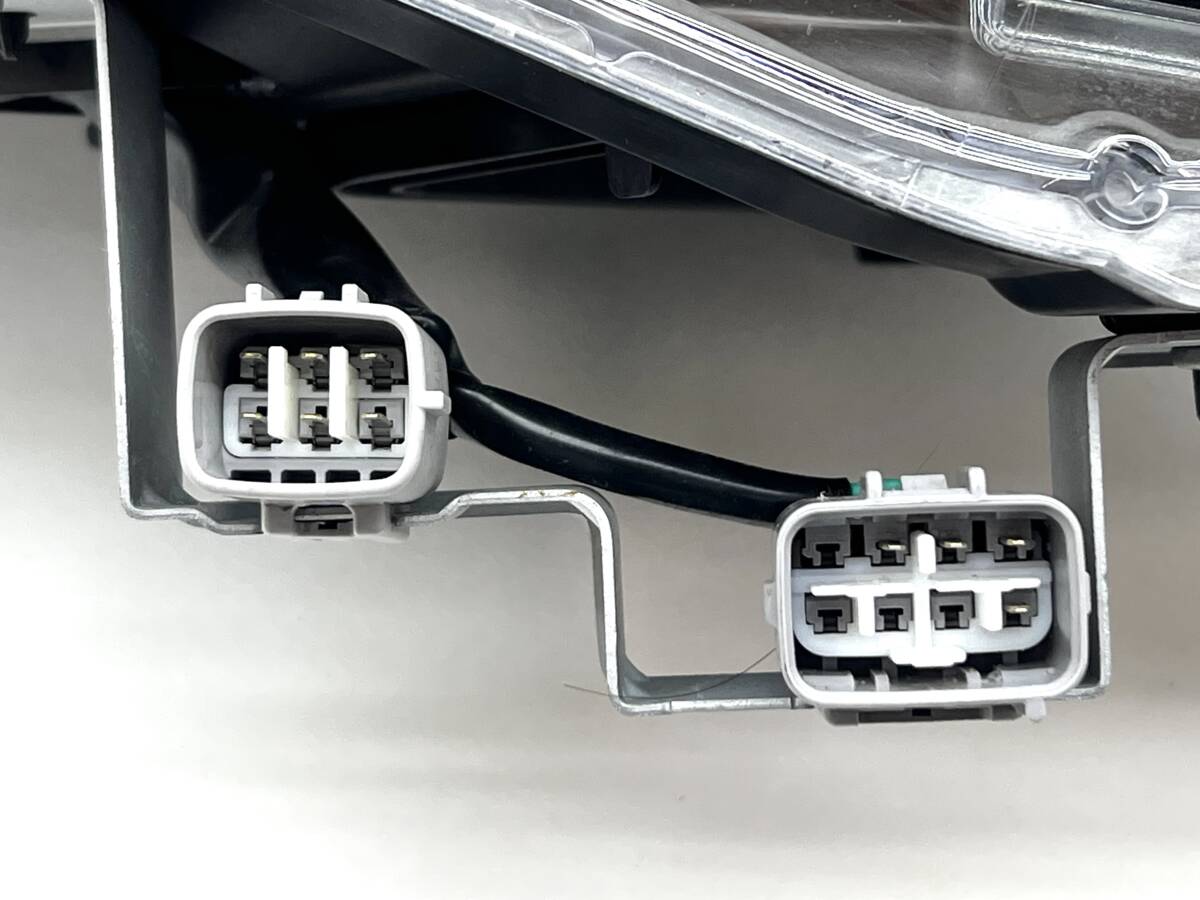 即決 M ヴォクシー80 前期 / LED トヨタ 純正 右 ヘッドライト 即決 M ヴォクシー80 前期 / LED トヨタ 純正 右 ヘッドライト