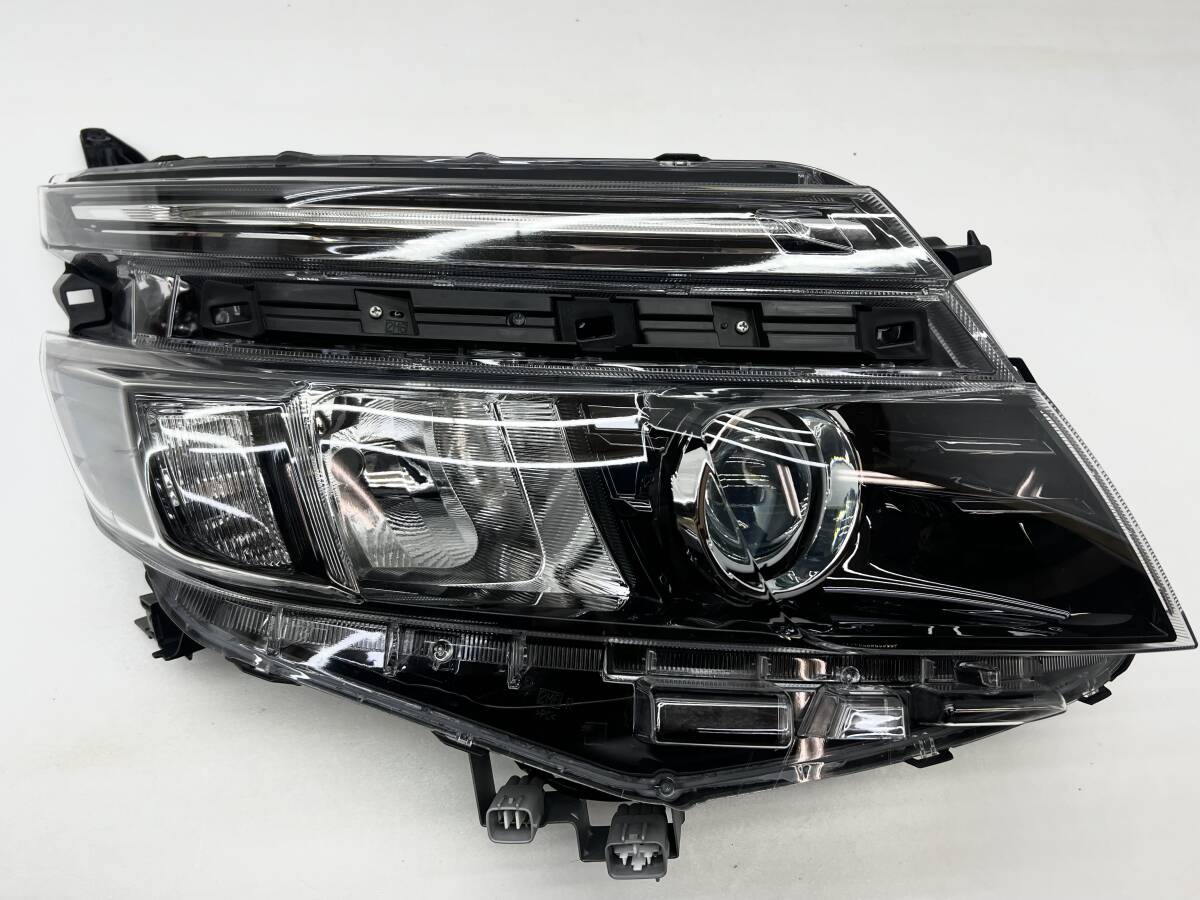 即決 M ヴォクシー80 前期 / LED トヨタ 純正 右 ヘッドライト 即決 M ヴォクシー80 前期 / LED トヨタ 純正 右 ヘッドライト