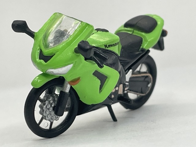 ■★セブンイレブン限定　Kawasakiバイクフィギュア　Ninja　ZX-10R（サントリーボス）_画像1