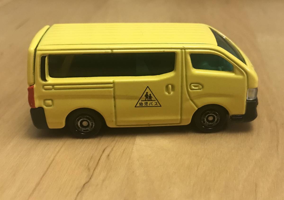 トミカ　日産 NV350 キャラバン　初回特別仕様　幼児バス NISSAN CARAVAN TOMY TOMICA 2012