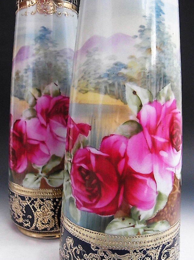 金彩盛上げ コバルトブルー 薔薇絵 トール花瓶 2本組 ◆ オールドノリタケ