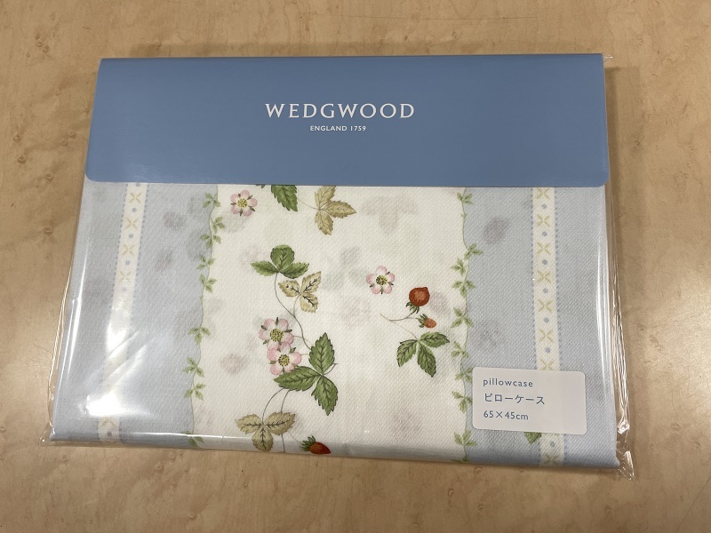  Wedge wood pillow case ( wild strawberry blue )45×65cm