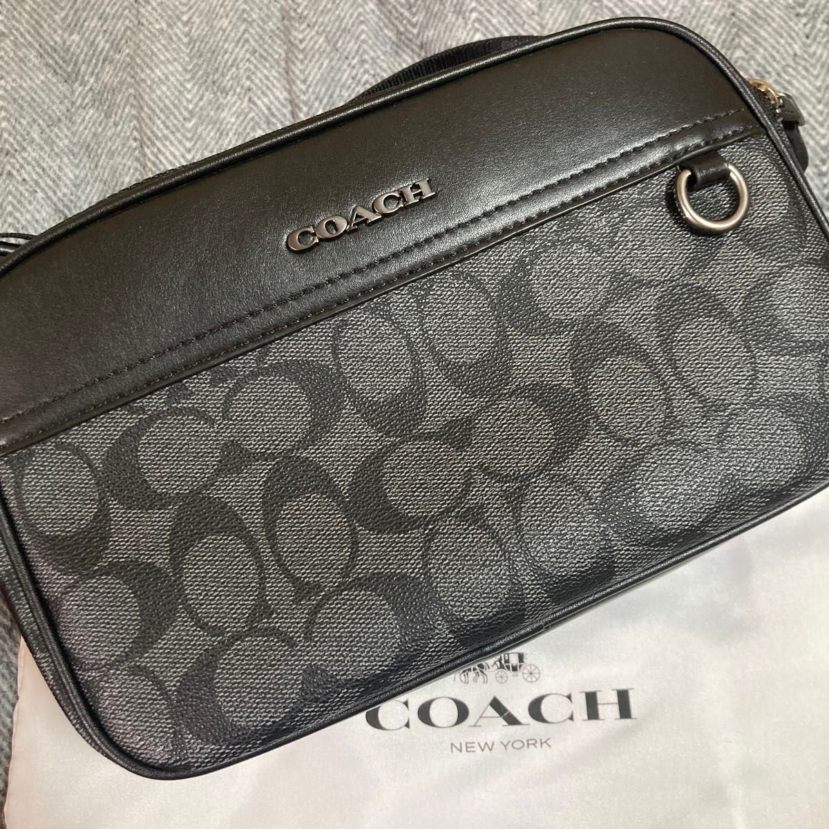 新品未使用・送料無料！COACH グラハム シグネチャー クロスボディー ショルダーバッグ