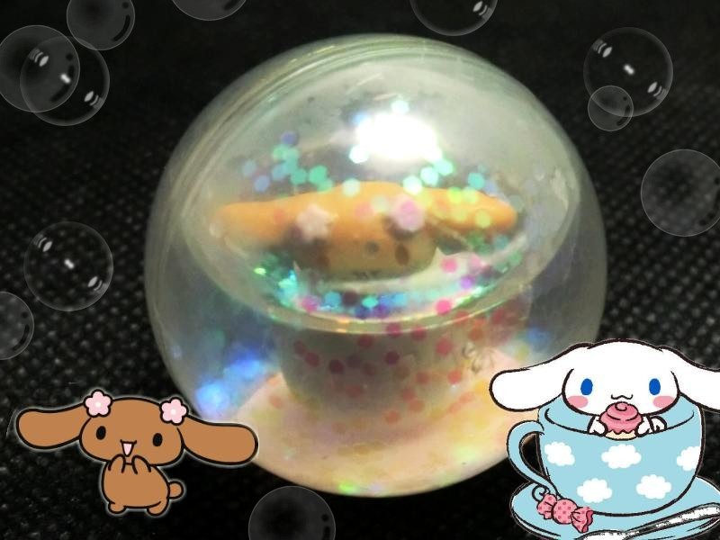 【キュート♪】ラメがキラキラ　Sanrio　シナモロール　モカ　びっくらたまご　バスボール　入浴剤おまけ　ミニマスコット入りボール